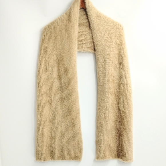 Banana Republic Accessories - Banana‎ Republic Camel Tan Ribbed Eyelash Chenille Scarf